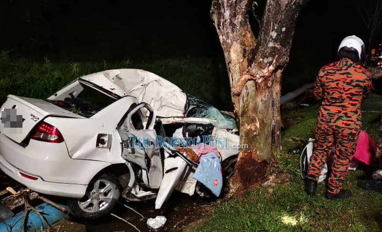 Security guard killed after car crashes into tree in Sibu