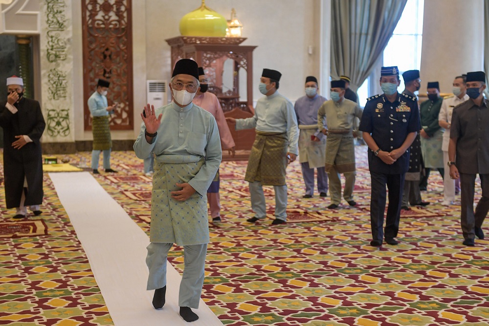 Agong, Permaisuri perform Aidilfitri prayers with Istana Negara staff