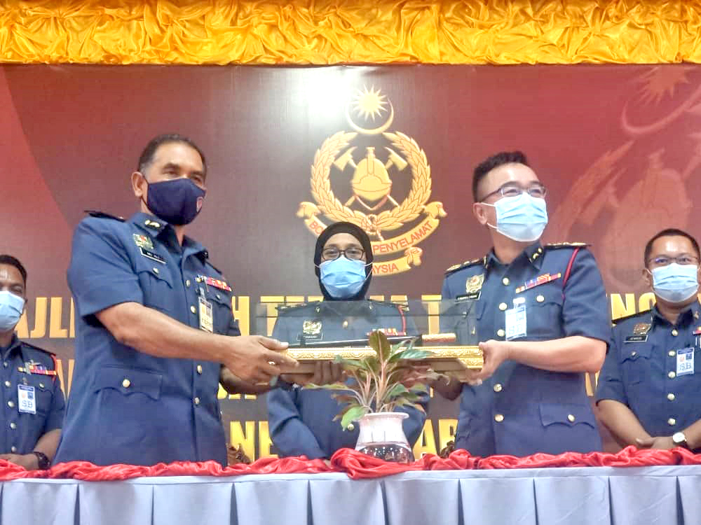 More community, auxiliary and volunteer firefighting teams