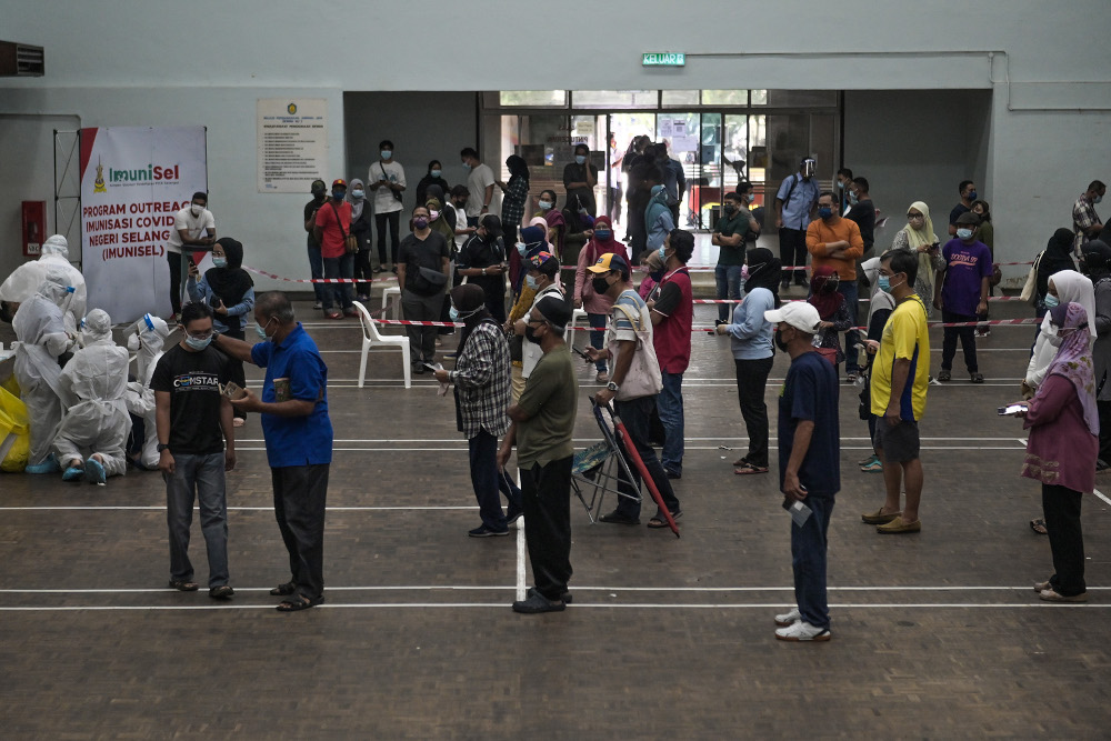 Three-digit daily Covid-19 cases for two days in Terengganu caused by non-compliance of SOP, says state health director