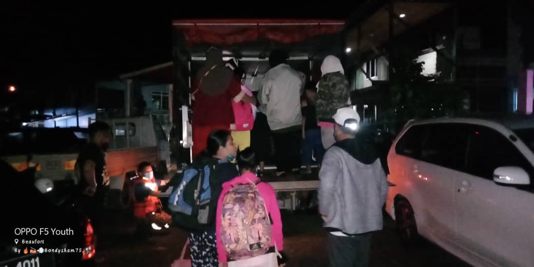 Beaufort flood evacuees rise to 33