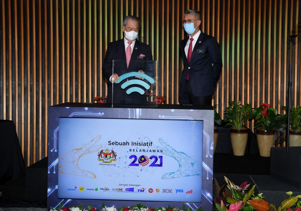 PM Muhyiddin launches RM3.5b ‘Jaringan Prihatin’ programme to help B40 community bridge digital divide