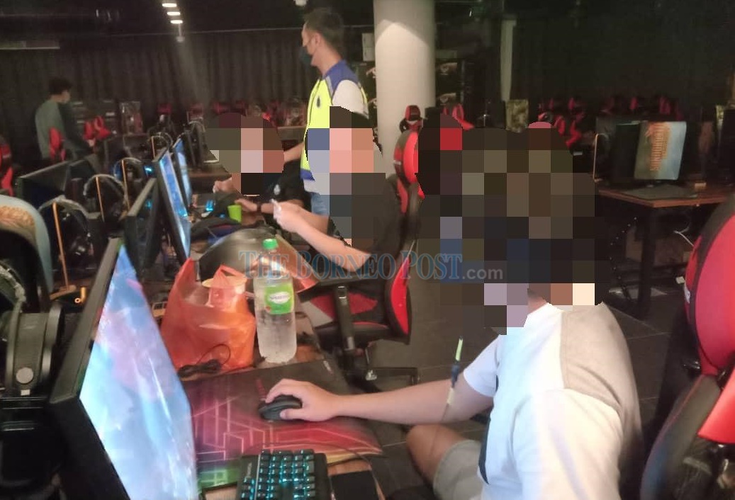 Cyber cafe owner, 5 customers slapped with compounds for violating SOP in Kuching