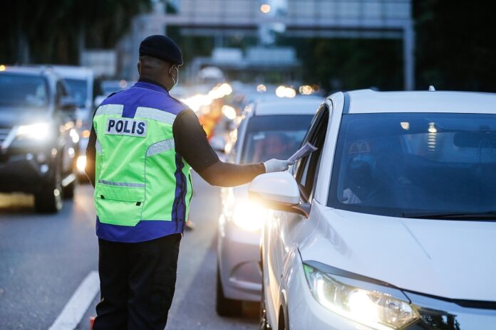 Shah Alam police deny issuing fine for travel before 8am