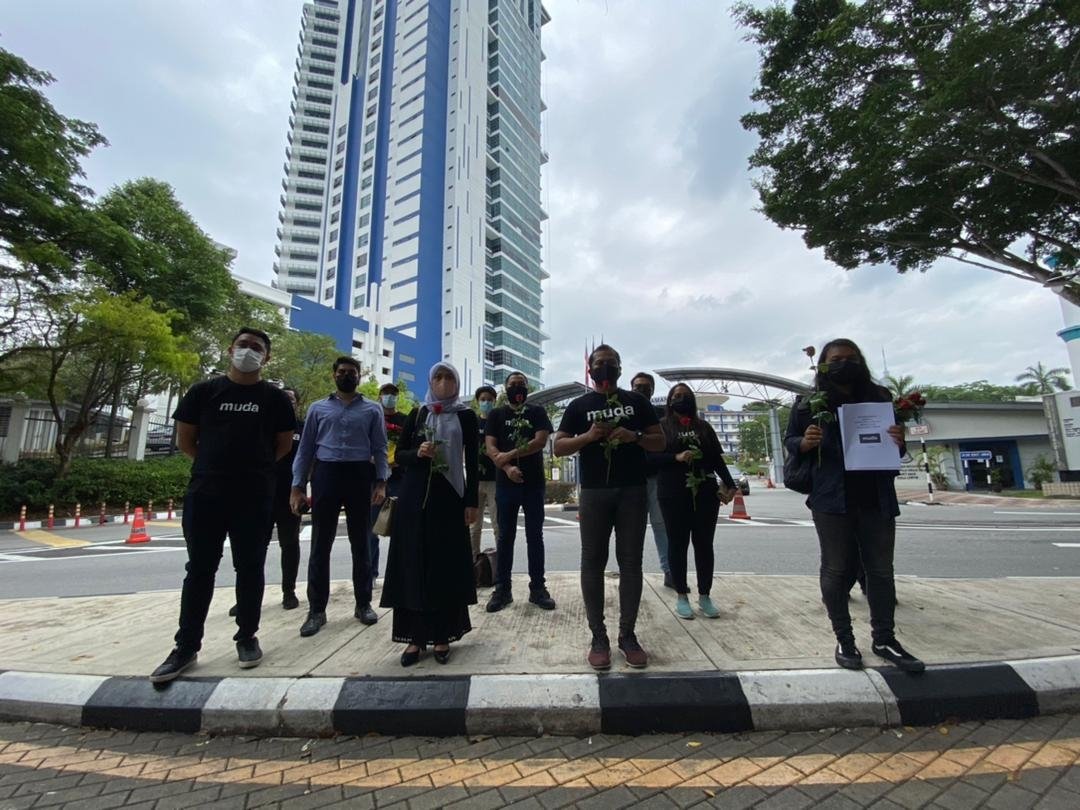 Johor Muda lodges police report against Home Minister over ex-IGP’s claim of political interference in force