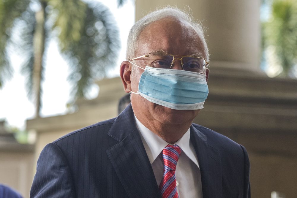 Najib: Dr Mahathir, PAS lawmaker and I admitted Covid-19 SOP breaches, what about ruling politicians?