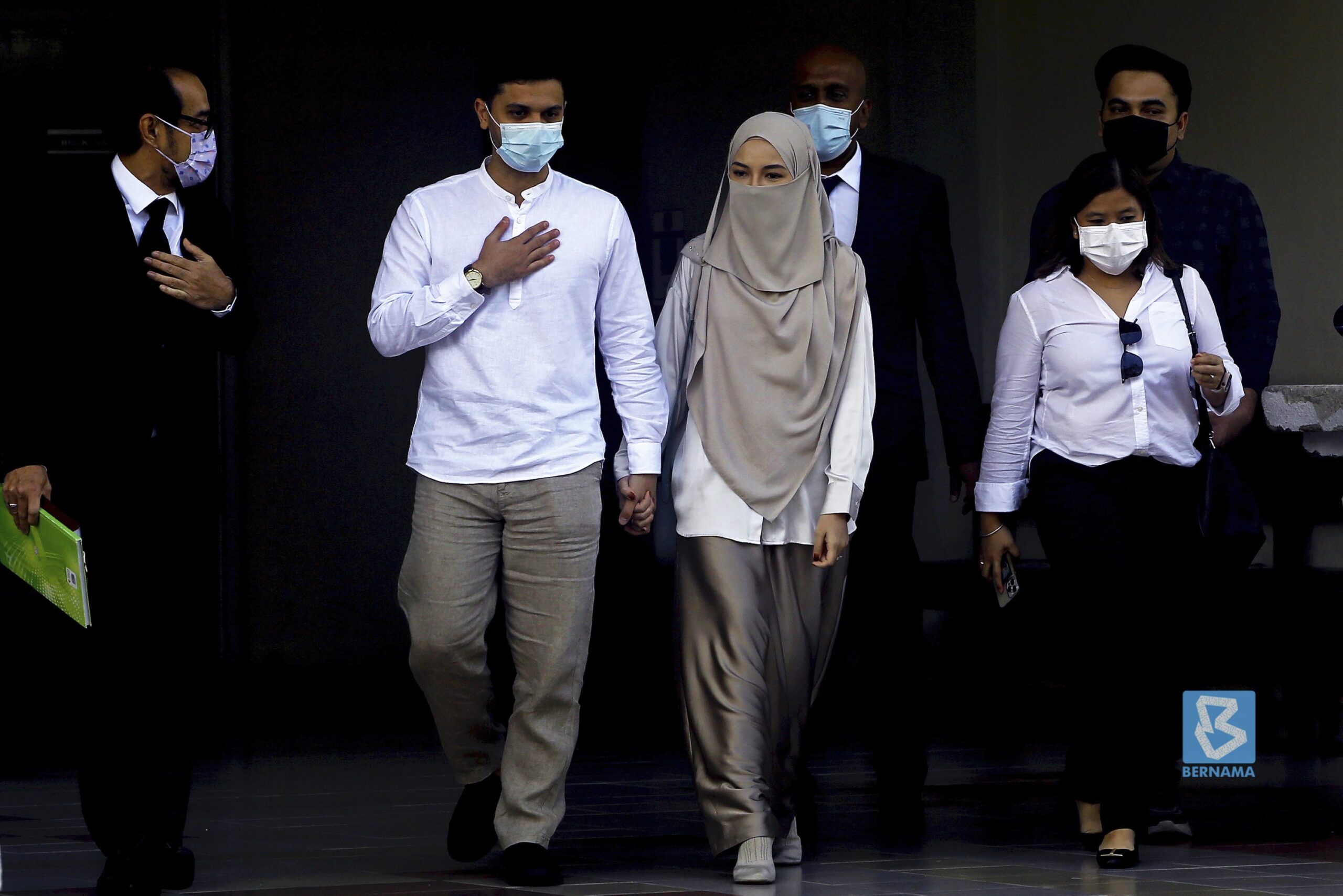 Neelofa on police radar again over claims she didn’t don face mask underneath niqab at Seremban Court