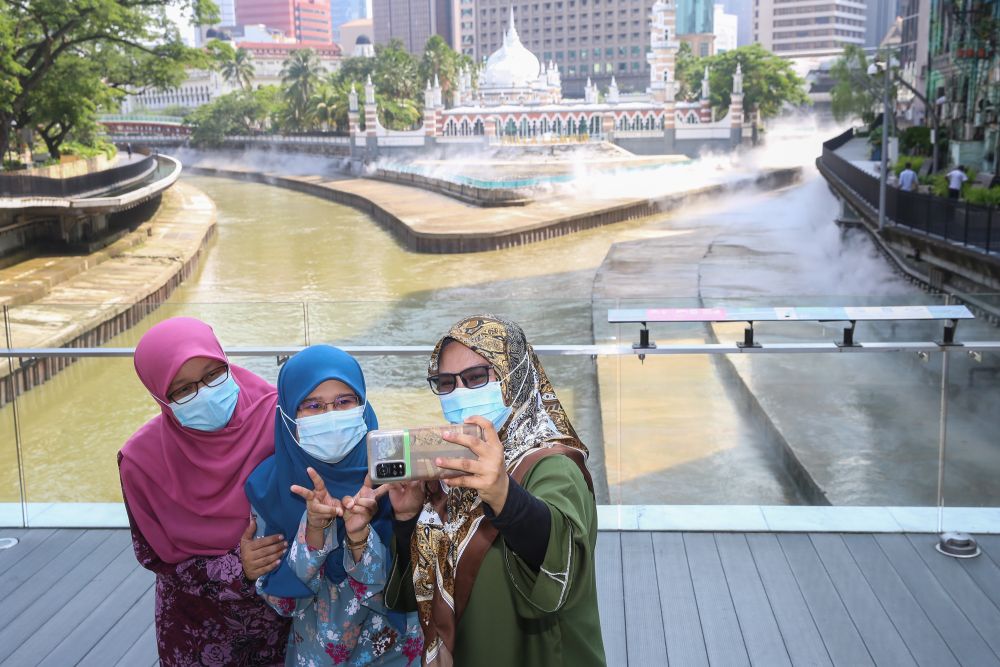 Moody’s: Wider Covid vaccine adoption, herd immunity crucial to Malaysia’s economic recovery