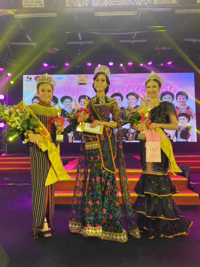 Emily Chung won Basaan Togingo title for her beautiful evening gown