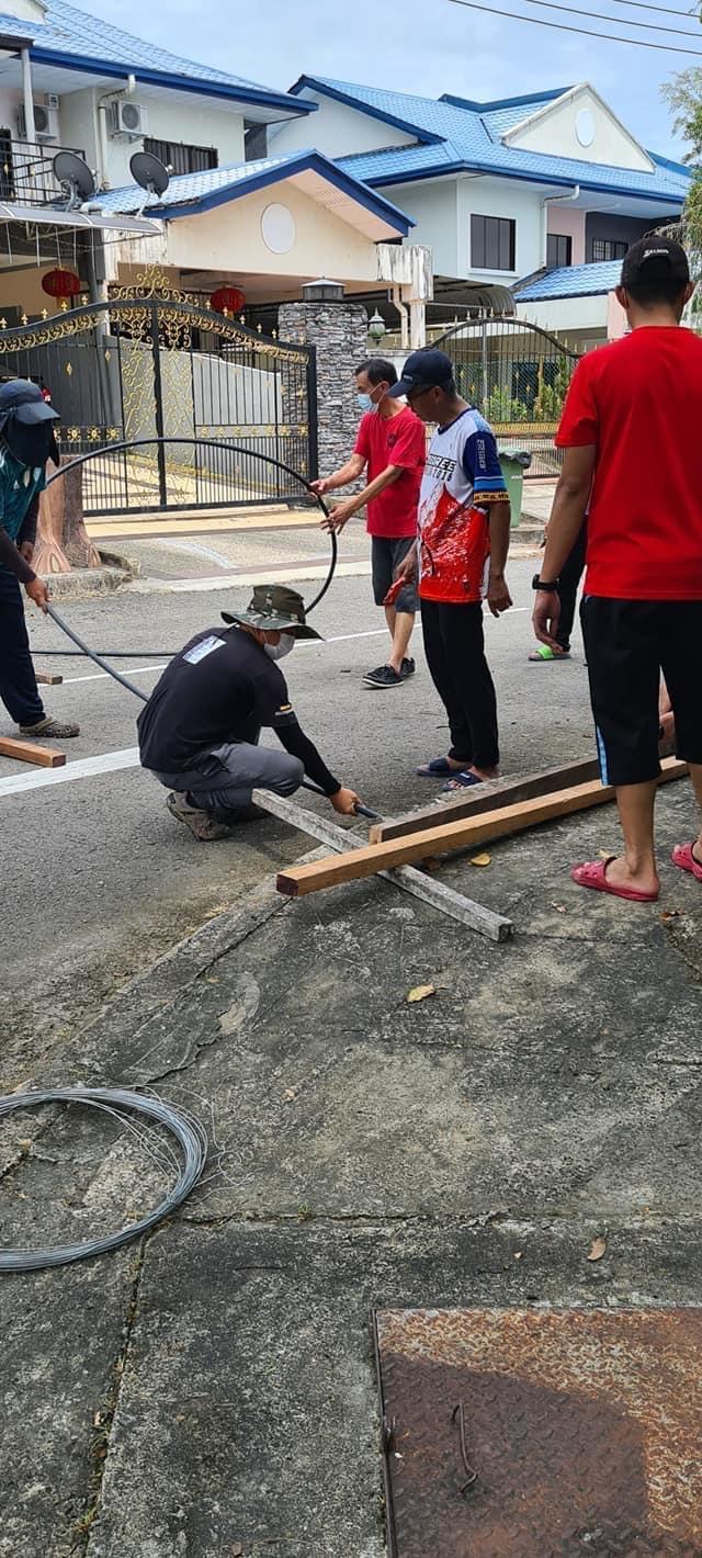 Bandar Sierra residents build gravity water system