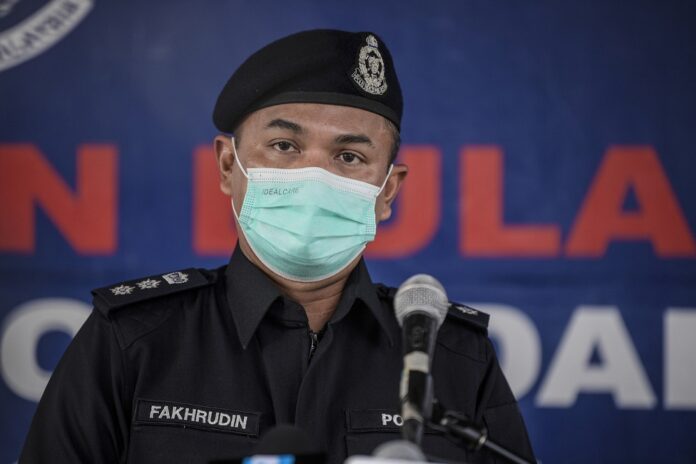 Cops: One worker hurt in under-construction highway mishap at Sg Buloh-Kota Damansara dies
