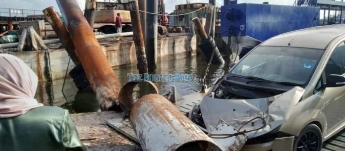 Structure at Rambungan ferry landing facility in Lundu collapses, lands on vehicle