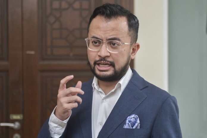 Court asks Ezra Zaid, Jais to negotiate compensation for wrongful Shariah prosecution over book
