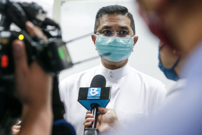 Covid-19: Azmin urges industries not registered under Pikas to do so immediately