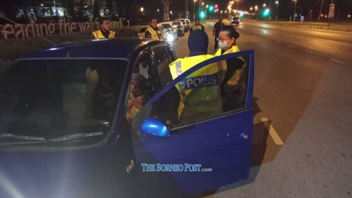 Cops on roadblock duty in Samarahan end up helping to deliver baby girl