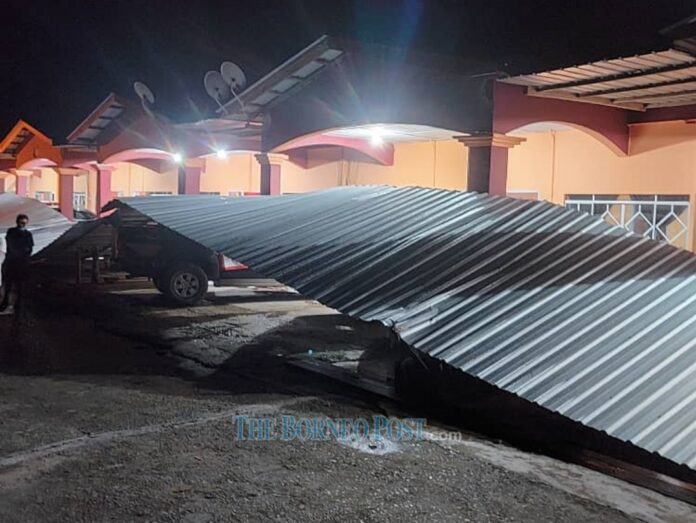 Strong wind rips off roof over longhouse verandah