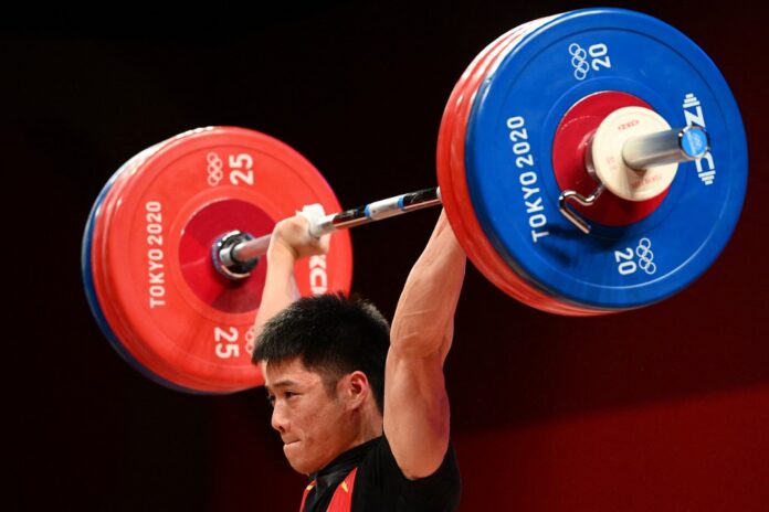 Flamboyant ‘flamingo’ Li hoists China’s second weightlifting gold