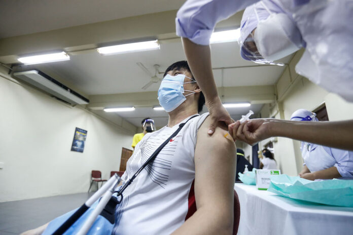 Health minister: 337,478 Covid-19 vaccine does administered yesterday
