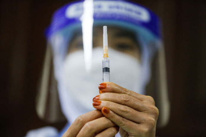 MoH probing claim of empty syringe during Covid jab in Sibu