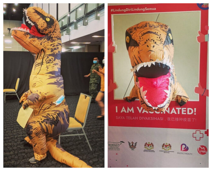 'T-Rex' appears at Kuching PPV to get vaccinated ...