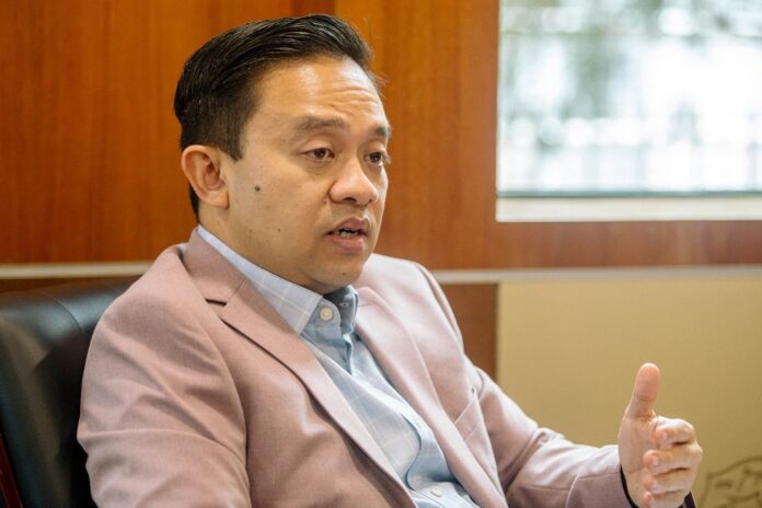 Bersatu’s Wan Saiful says party will respond accordingly after lawyer Haniff Khatri sues over RM12.5m unpaid legal fees