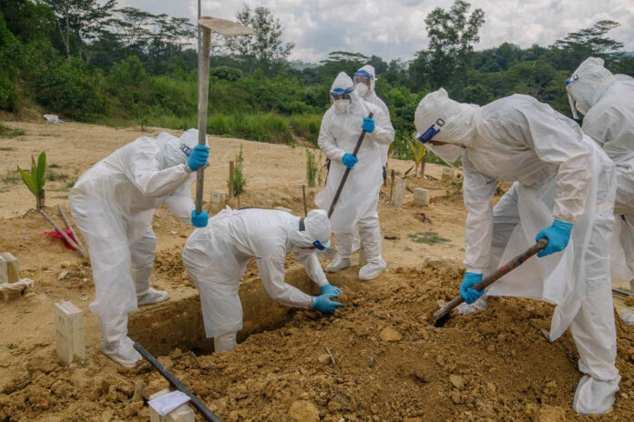 Malaysia’s Covid-19 death count rises to 107 today, 892 now in ICU