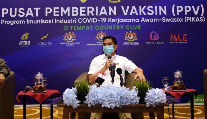After Putrajaya announces KL-Selangor EMCO, Azmin notes WHO’s warning against lockdowns
