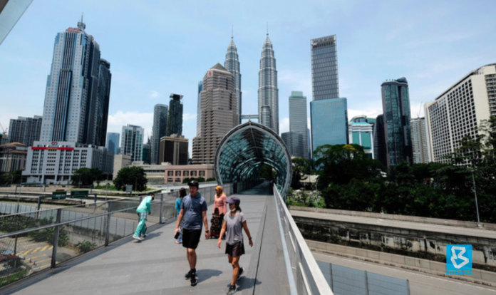 Malaysia faces challenges maintaining economic recovery momentum
