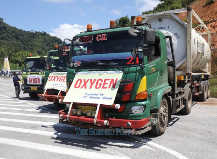 Sarawak delivers 105 tonnes of liquid oxygen to West Kalimantan