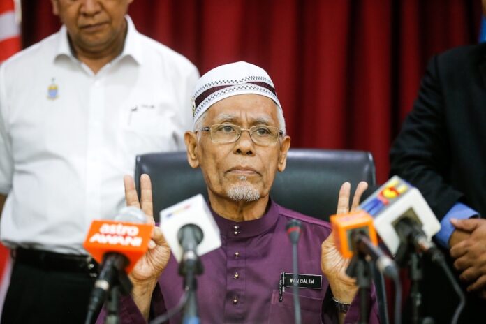Penang mufti apologises for previous white flag comment