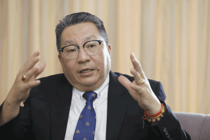 MBKS mulls issuing certs for fully vaccinated hawkers, stall holders