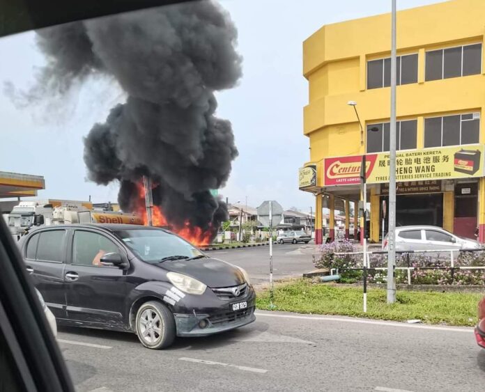 Fire breaks out at Sibu petrol station