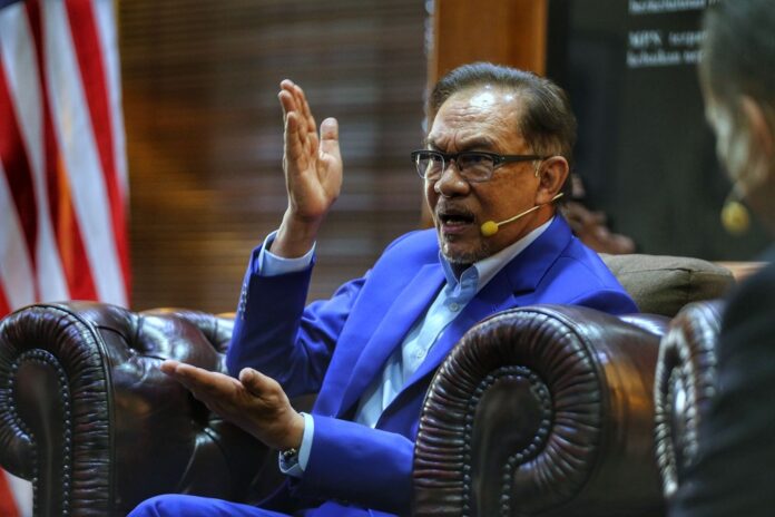 PKR: Anwar does not have audience with Agong today