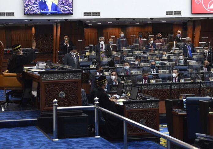 Dewan Rakyat adjourns special meeting to 2.30pm after uproar following Istana Negara’s statement