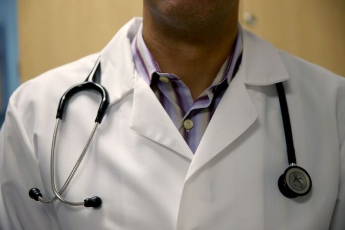 Contract doctors’ dilemma to be raised at Wednesday Cabinet meeting, medical groups told