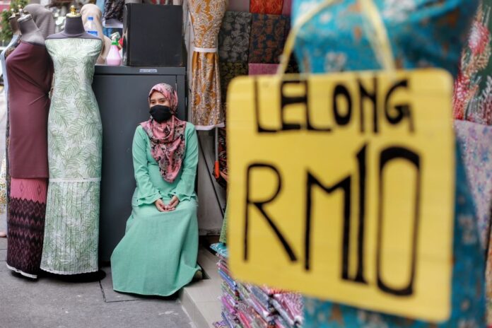 Malaysians’ average, median salaries in 2020 fall for first time since 2010 to RM2,933, RM2,062