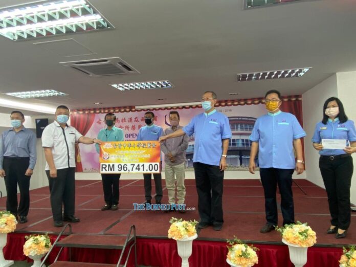 Kuching Chung Hua primary schools schools raise RM96,741 for pandemic fund