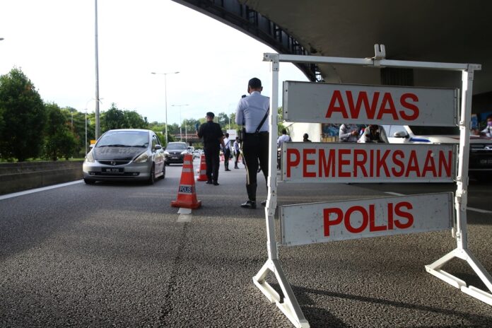 Selangor police chief confirm media OK to use lanes meant for Covid-19 frontliners during security checks