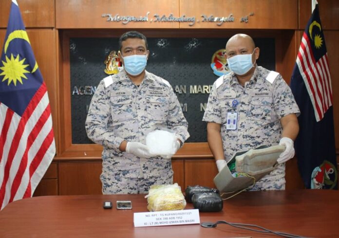 Johor maritime police seize RM200,000 in syabu abandoned in a boat after chase near Gelang Patah