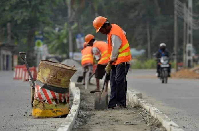 Sri Lanka tightens foreign currency outflows