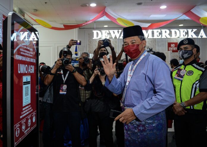 Tok Mat reminds Umno MPs loyalty to King, country and party comes first