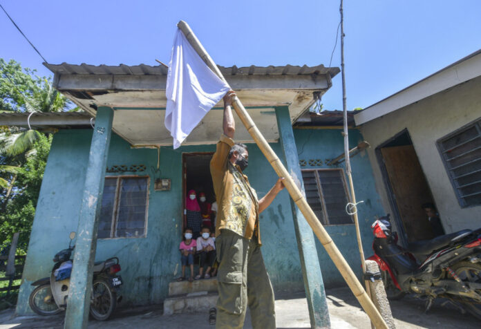 Shaming Covid-19 aid seekers, or when the poor in Malaysia don’t fit the stereotype