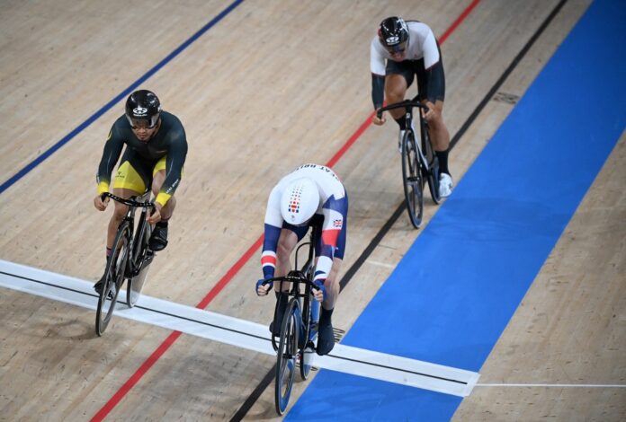Azizulhasni, Shah Firdaus miss out the last eight of sprint event