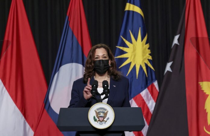 US, China trade fresh barbs over disputed seas