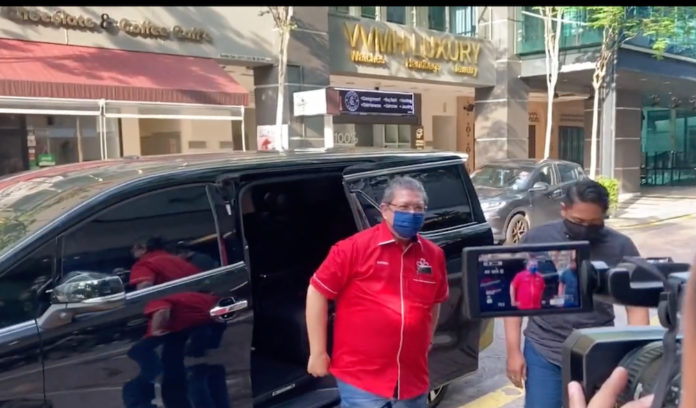 Bersatu’s top brass arrive at Publika for high-level meeting with PM Muhyiddin (VIDEO)