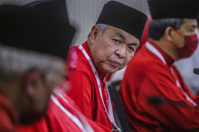 Umno president warns new administration against previous government’s Covid-19 mistakes