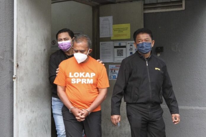 JB mayor under three-day remand for probe into alleged kickbacks