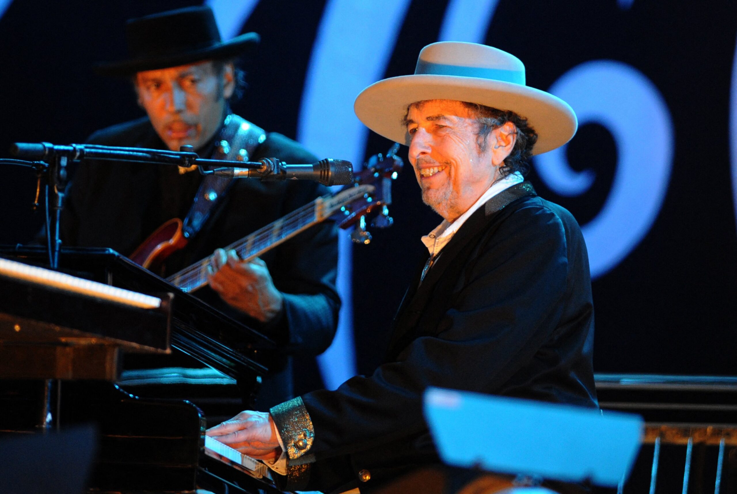Bob Dylan sued for allegedly sexually abusing girl in 1965 ...