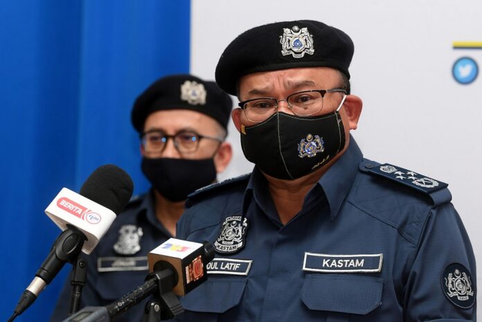Selangor Customs foil attempts to smuggle cigarettes, liquor worth over RM20m in Port Klang