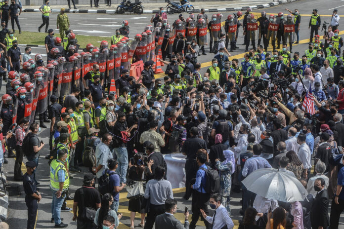 Barred from entering Parliament, Ipoh Barat MP Kulasegaran files police complaint claiming obstruction of duty